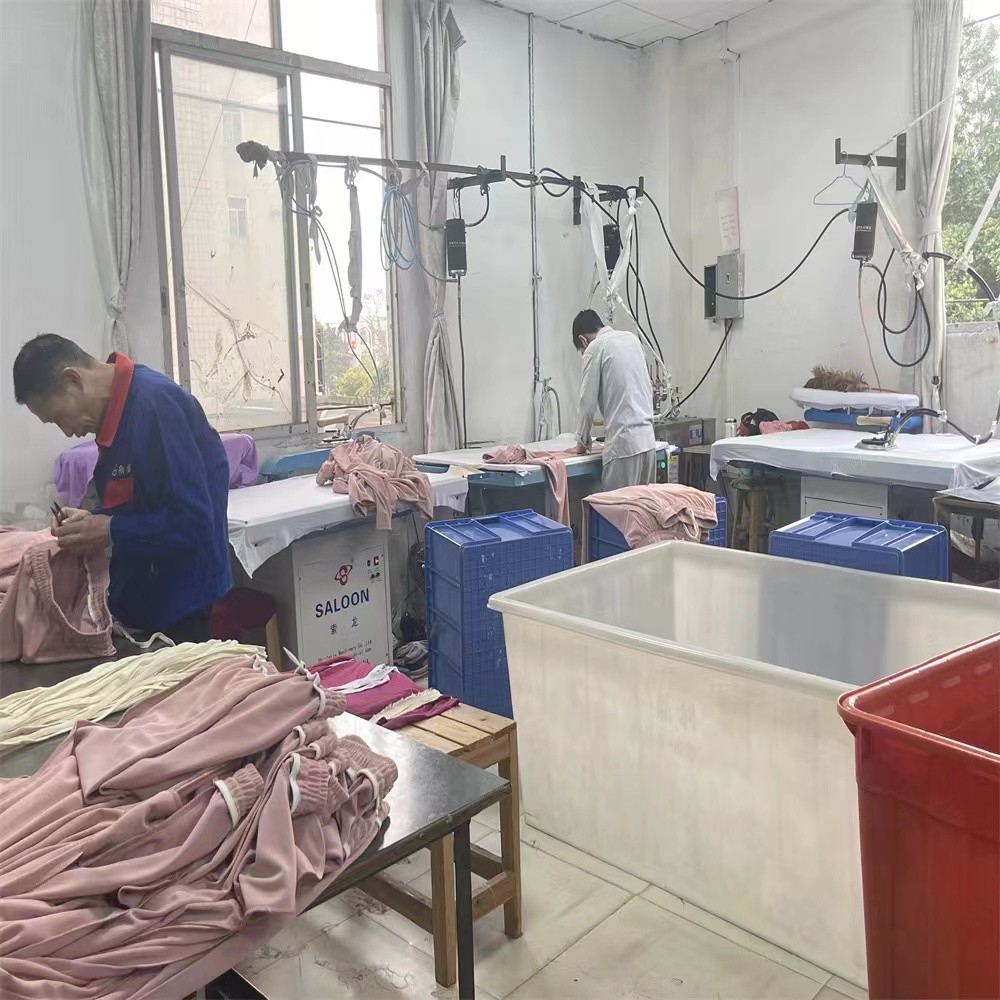 Guangzhou Vinas clothing technology Co., LTD خط إنتاج المصنع